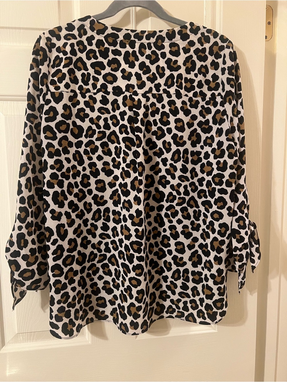 NWOT Michael Kors Women’s Leopard Print V-Neck Bracelet Sleeve Fall Blouse Large - Picture 6 of 8